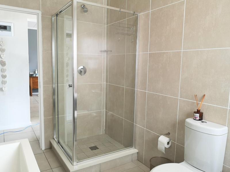 To Let 2 Bedroom Property for Rent in Sandown Western Cape
